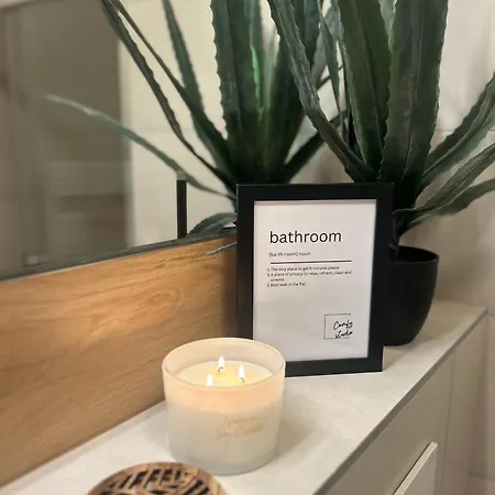 Comfy - Private Parking, Smart Check In, Netflix, Wifi *